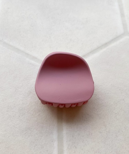 tone（トーン）の「【urbanfemine】マットカラーヘアクリップ（バレッタ/ヘアクリップ・レディース・ブラック/ダークブラウン/グレー/レッド/グリーン/ブルー/ピンク/ホワイト系その他2/ブラック系その他2/ブラウン系その他2/ホワイト系その他/ベージュ系その他/ブラック系その他/ブラウン系その他/アイボリー/ブラウン系その他3/ブラック系その他3/ホワイト系その他3/ライトブルー・FREE）」の18枚目の写真