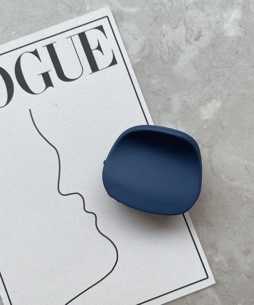 tone（トーン）の「【urbanfemine】マットカラーヘアクリップ（バレッタ/ヘアクリップ・レディース・ブラック/ダークブラウン/グレー/レッド/グリーン/ブルー/ピンク/ホワイト系その他2/ブラック系その他2/ブラウン系その他2/ホワイト系その他/ベージュ系その他/ブラック系その他/ブラウン系その他/アイボリー/ブラウン系その他3/ブラック系その他3/ホワイト系その他3/ライトブルー・FREE）」の17枚目の写真