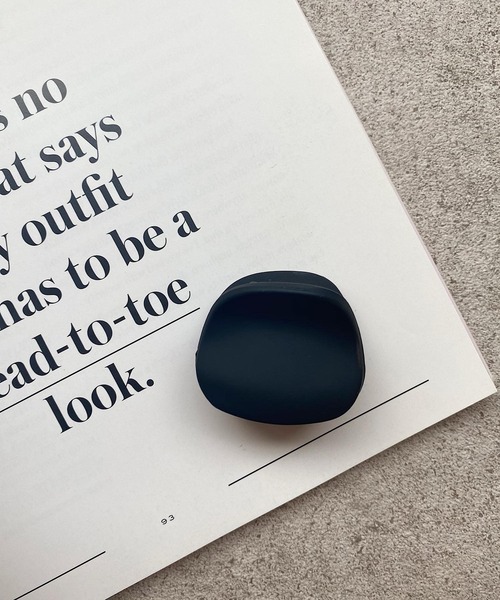 tone（トーン）の「【urbanfemine】マットカラーヘアクリップ（バレッタ/ヘアクリップ・レディース・ブラック/ダークブラウン/グレー/レッド/グリーン/ブルー/ピンク/ホワイト系その他2/ブラック系その他2/ブラウン系その他2/ホワイト系その他/ベージュ系その他/ブラック系その他/ブラウン系その他/アイボリー/ブラウン系その他3/ブラック系その他3/ホワイト系その他3/ライトブルー・FREE）」の6枚目の写真