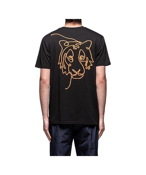 Onitsuka Tiger(オニツカタイガー)の「GRAPHIC TEE(Tシャツ/カットソー・レディース・ブラウン/ブラック/オレンジ・L/XL/M/S)」の4枚目の写真