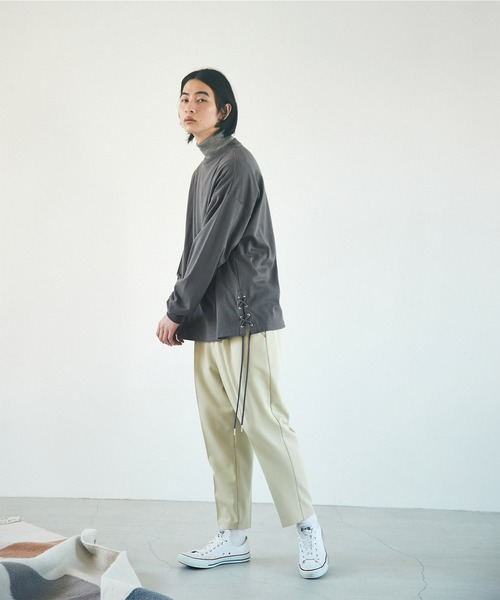 EMMA CLOTHES（エマクローズ）の「ビッグシルエット サイドレース ルーズスリーブ ポンチライトスウェットEMMA CLOTHES（スウェット・メンズ・チャコール/グレイッシュベージュ/ホワイト・FREE）」の4枚目の写真