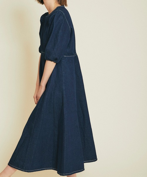 &. NOSTALGIA（アンドドットノスタルジア）の「デニムステッチワンピース（ワンピース・レディース・ホワイト/インディゴブルー・FREE）」の6枚目の写真