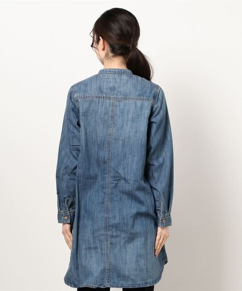 e-zakkamania stores（イーザッカマニアストアーズ）の「エアレットデニム スタンドカラーロングシャツ（シャツ/ブラウス・レディース・ネイビー/ブルー・フリー）」の5枚目の写真