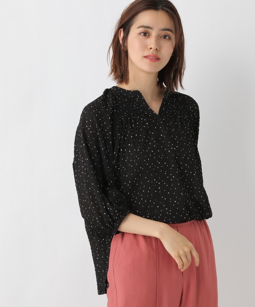 LEPSIM（レプシィム）の「サラサラシャーリングブラウス　949069（シャツ/ブラウス・レディース・ホワイト×ブラック/グレイッシュベージュ/グリーン/ライトパープル・FREE）」の2枚目の写真