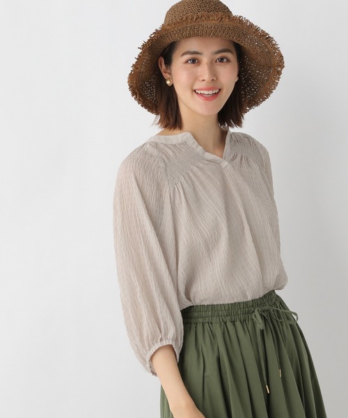 LEPSIM（レプシィム）の「サラサラシャーリングブラウス　949069（シャツ/ブラウス・レディース・ホワイト×ブラック/グレイッシュベージュ/グリーン/ライトパープル・FREE）」の3枚目の写真