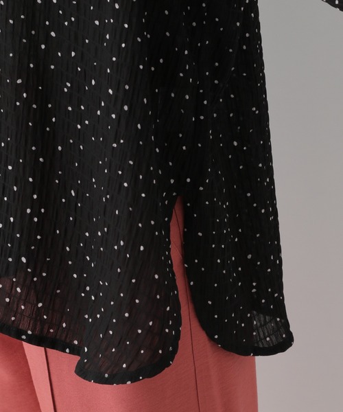 LEPSIM（レプシィム）の「サラサラシャーリングブラウス　949069（シャツ/ブラウス・レディース・ホワイト×ブラック/グレイッシュベージュ/グリーン/ライトパープル・FREE）」の8枚目の写真