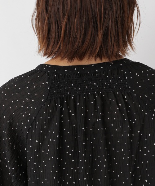 LEPSIM（レプシィム）の「サラサラシャーリングブラウス　949069（シャツ/ブラウス・レディース・ホワイト×ブラック/グレイッシュベージュ/グリーン/ライトパープル・FREE）」の6枚目の写真