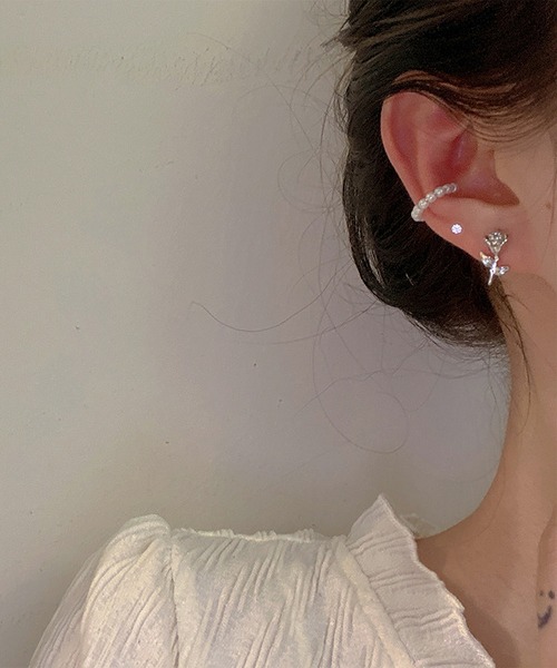 LA VORAGINE(ラ ヴォラジネ)の「イヤーカフ&ピアス3点セット(ピアス(両耳用)・レディース・ゴールド/シルバー・FREE)」の8枚目の写真