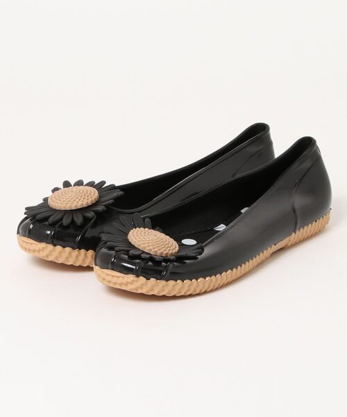 Anuenue（アヌエヌエ）の「レインシューズ お花モチーフパンプス（パンプス・レディース・ブラック/ピンク/イエロー/グリーン・23.5cm/24.5cm/23.0cm/24.0cm/25.0cm）」の5枚目の写真