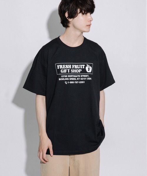 FRUIT OF THE LOOM(フルーツオブザルーム)の「SOUVENIR Tシャツ / 半袖 / バック / プリント / ロゴ / ワンポイント / カジュアル / ユニセックス(Tシャツ/カットソー・メンズ・C/F/D/I/G/H/A/B/J/E・M/L/XL)」の3枚目の写真
