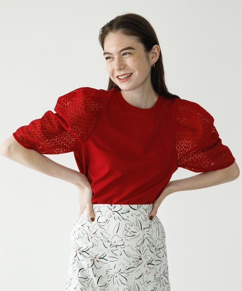 koe（コエ）の「袖ボリュームレース切替プルオーバー*（Tシャツ/カットソー・レディース・レッド/ホワイト/グリーン/ブラック・FREE）」の4枚目の写真