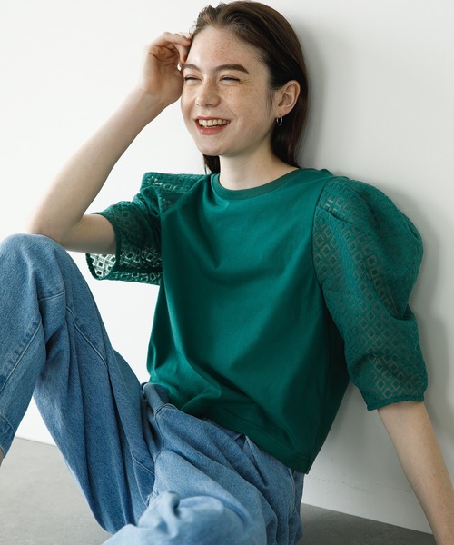 koe（コエ）の「袖ボリュームレース切替プルオーバー*（Tシャツ/カットソー・レディース・レッド/ホワイト/グリーン/ブラック・FREE）」の3枚目の写真