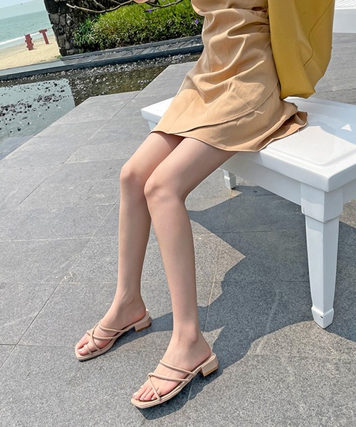 Lace Ladies（レースレディース）の「スクエアトゥ ナロートング フラットサンダル（サンダル・レディース・ベージュ/ホワイト/ブラック・23.5/24.5/22/22.5/23/24/25）」の9枚目の写真