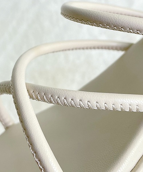 Lace Ladies（レースレディース）の「スクエアトゥ ナロートング フラットサンダル（サンダル・レディース・ベージュ/ホワイト/ブラック・23.5/24.5/22/22.5/23/24/25）」の20枚目の写真