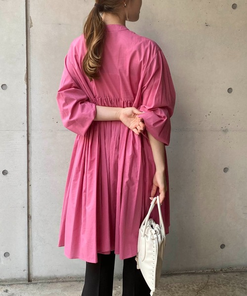 CAPRICIEUX LE'MAGE（カプリシューレマージュ）の「ギャザーチュニックシャツ（Tシャツ/カットソー・レディース・ホワイト/ブラック/ピンク・FREE）」の15枚目の写真