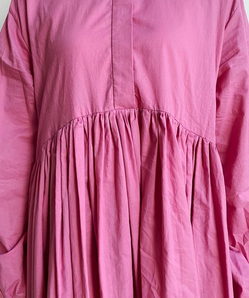 CAPRICIEUX LE'MAGE（カプリシューレマージュ）の「ギャザーチュニックシャツ（Tシャツ/カットソー・レディース・ホワイト/ブラック/ピンク・FREE）」の10枚目の写真