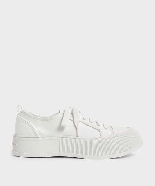 CHARLES & KEITH（チャールズ & キース）の「オーガニックコットン ロウトップスニーカー / Organic Cotton Low-Top Sneakers（スニーカー・レディース・ホワイト/ブラック/ピンク・24.5cm/25.5cm/23.5cm/25cm/23cm/22.5cm）」の2枚目の写真