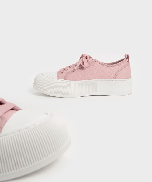 CHARLES & KEITH（チャールズ & キース）の「オーガニックコットン ロウトップスニーカー / Organic Cotton Low-Top Sneakers（スニーカー・レディース・ホワイト/ブラック/ピンク・24.5cm/25.5cm/23.5cm/25cm/23cm/22.5cm）」の15枚目の写真