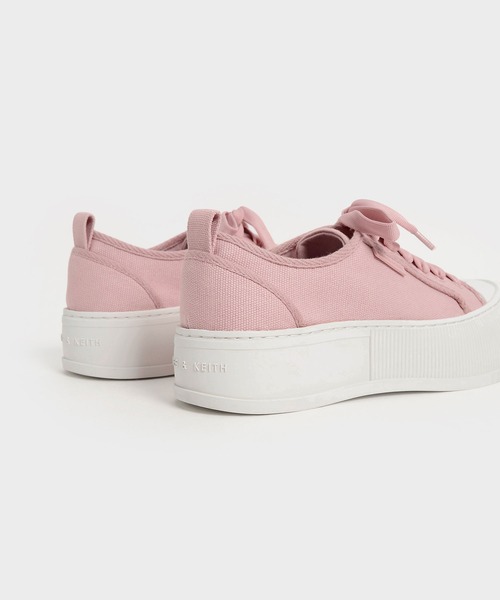 CHARLES & KEITH（チャールズ & キース）の「オーガニックコットン ロウトップスニーカー / Organic Cotton Low-Top Sneakers（スニーカー・レディース・ホワイト/ブラック/ピンク・24.5cm/25.5cm/23.5cm/25cm/23cm/22.5cm）」の8枚目の写真