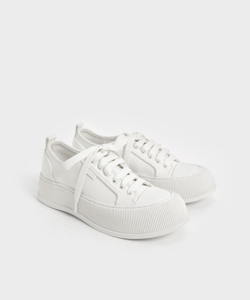 CHARLES & KEITH（チャールズ & キース）の「オーガニックコットン ロウトップスニーカー / Organic Cotton Low-Top Sneakers（スニーカー・レディース・ホワイト/ブラック/ピンク・24.5cm/25.5cm/23.5cm/25cm/23cm/22.5cm）」の17枚目の写真