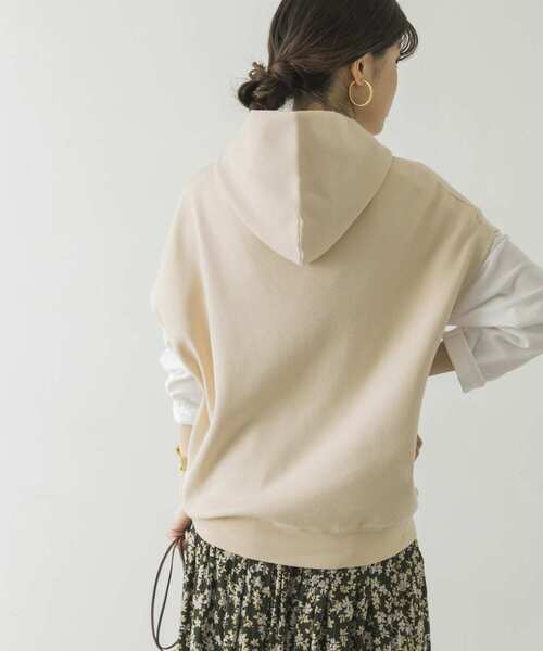 URBAN RESEARCH（アーバンリサーチ）の「ノースリーブルーズフーディ（ニット/セーター・レディース・アイボリー/モカ・FREE）」の3枚目の写真