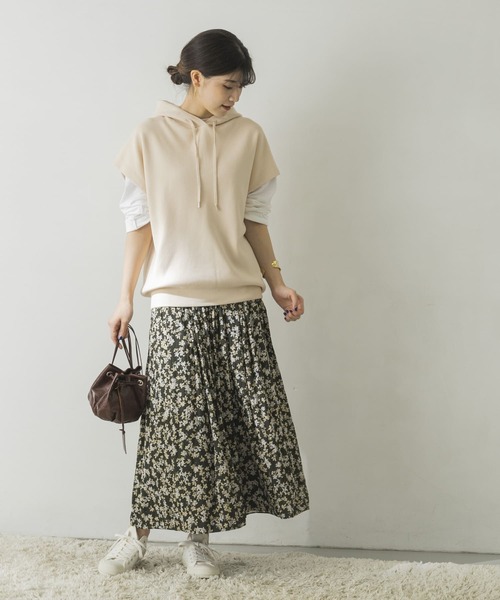 URBAN RESEARCH（アーバンリサーチ）の「ノースリーブルーズフーディ（ニット/セーター・レディース・アイボリー/モカ・FREE）」の6枚目の写真