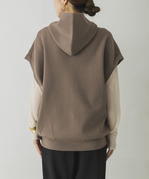 URBAN RESEARCH（アーバンリサーチ）の「ノースリーブルーズフーディ（ニット/セーター・レディース・アイボリー/モカ・FREE）」の15枚目の写真