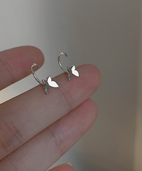 Ritomo De Ricco（リトモ・デ・リコ）の「金アレ対応オールSV925バタフライピアス（ピアス（両耳用）・レディース・シルバー/ゴールド・SMALL）」の4枚目の写真