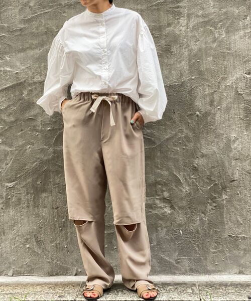 Toironier（トワロニエ）の「Toironier(トワロニエ )  リラックスパンツ RELAX TWILL PANTS（その他パンツ・レディース・ベージュ/オリーブ・1/2）」の9枚目の写真
