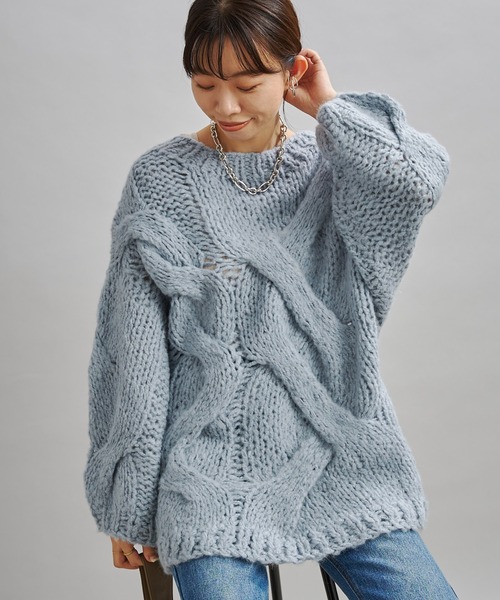 DouDou（ドゥドゥ）の「ハンドメイドケーブルプルオーバー（ニット/セーター・レディース・チャコールグレー/ブルー・FREE）」の2枚目の写真