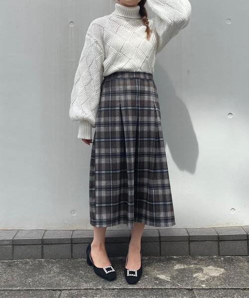 Crea titty&Co. PETIT（クレアティティーアンドコープチ）の「【Crea titty&Co.PETIT】クロス編込みタートルニット（ニット/セーター・レディース・ホワイト/ブラック・FREE）」の5枚目の写真