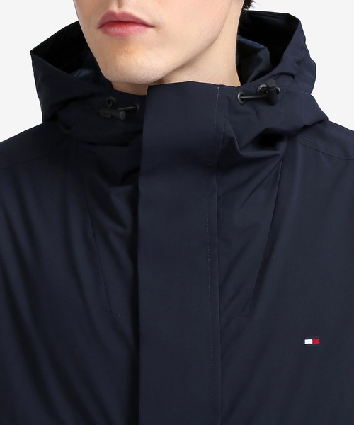 TOMMY HILFIGER（トミーヒルフィガー）の「ライトウェイトカラーブロックジャケット（マウンテンパーカー・メンズ・ネイビー・SMALL/MEDIUM/LARGE/X-LARGE）」の3枚目の写真
