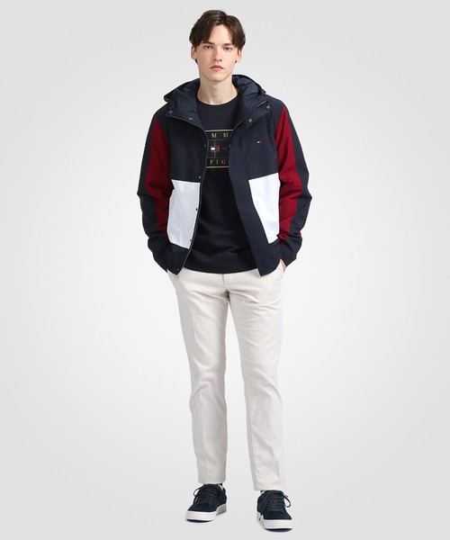 TOMMY HILFIGER（トミーヒルフィガー）の「ライトウェイトカラーブロックジャケット（マウンテンパーカー・メンズ・ネイビー・SMALL/MEDIUM/LARGE/X-LARGE）」の8枚目の写真