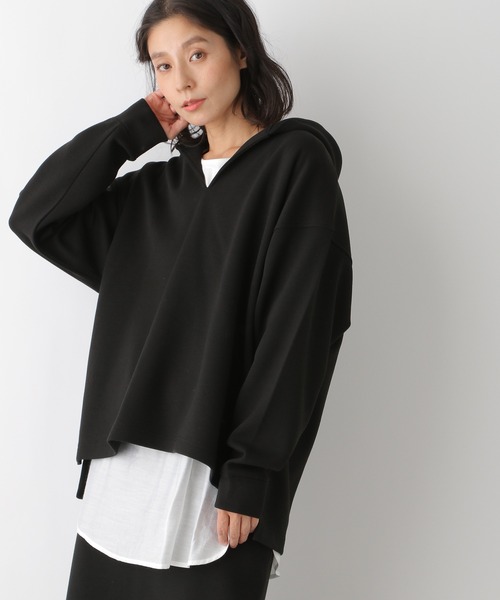 LEPSIM（レプシィム）の「スリットネックパーカー　228710（パーカー・レディース・ブラック/イエロー/グレイッシュベージュ/ライトパープル・FREE）」の2枚目の写真