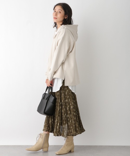 LEPSIM（レプシィム）の「スリットネックパーカー　228710（パーカー・レディース・ブラック/イエロー/グレイッシュベージュ/ライトパープル・FREE）」の20枚目の写真