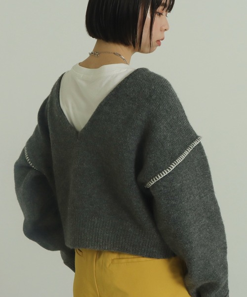 AULI（アウリィ）の「【低身長向けサイズ】2way深Vネックニットプルオーバー（ニット/セーター・レディース・ライトベージュ/ダークグレー・S）」の9枚目の写真