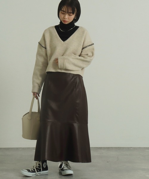 AULI（アウリィ）の「【低身長向けサイズ】2way深Vネックニットプルオーバー（ニット/セーター・レディース・ライトベージュ/ダークグレー・S）」の13枚目の写真