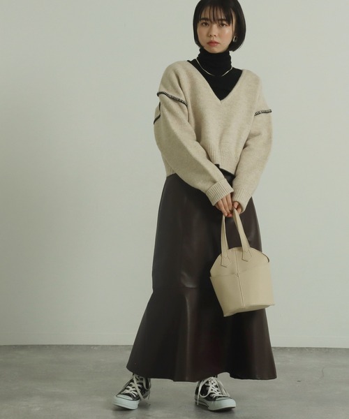 AULI（アウリィ）の「【低身長向けサイズ】2way深Vネックニットプルオーバー（ニット/セーター・レディース・ライトベージュ/ダークグレー・S）」の14枚目の写真