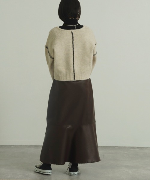 AULI（アウリィ）の「【低身長向けサイズ】2way深Vネックニットプルオーバー（ニット/セーター・レディース・ライトベージュ/ダークグレー・S）」の16枚目の写真