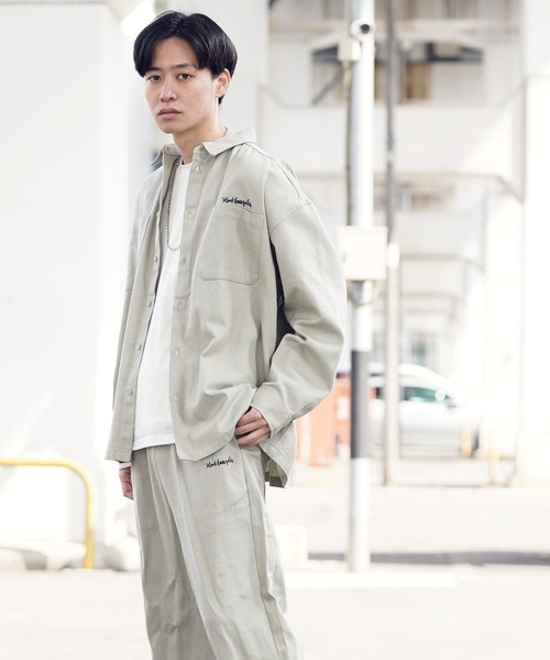 Mark Gonzales（マーク・ゴンザレス）の「【セットアップ】Mark Gonzales / マークゴンザレス 別注 コラボ オーバーサイズ シャツ ジャケット ＆ ワイド ルーズ シェフパンツ セットアップ ワンマイルウェア ユニセックス（セットアップ・メンズ・ブラウン/インディゴブルー/ブラック系その他/グレイッシュベージュ/ブラック系その他2/ブラック系その他3・MEDIUM/LARGE）」の5枚目の写真