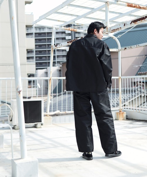 Mark Gonzales（マーク・ゴンザレス）の「【セットアップ】Mark Gonzales / マークゴンザレス 別注 コラボ オーバーサイズ シャツ ジャケット ＆ ワイド ルーズ シェフパンツ セットアップ ワンマイルウェア ユニセックス（セットアップ・メンズ・ブラウン/インディゴブルー/ブラック系その他/グレイッシュベージュ/ブラック系その他2/ブラック系その他3・MEDIUM/LARGE）」の14枚目の写真