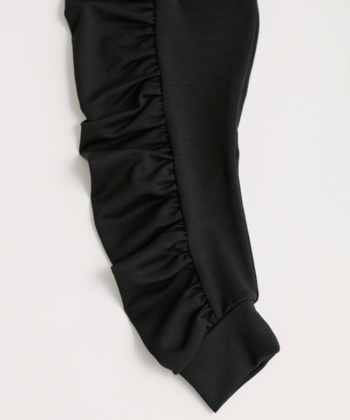 Ambre Neige（アンブルネージュ）の「シャーリングスリーブトップス／【WEB/EC限定商品】（Tシャツ/カットソー・レディース・ブラック/ベージュ/オフホワイト・FREE）」の22枚目の写真