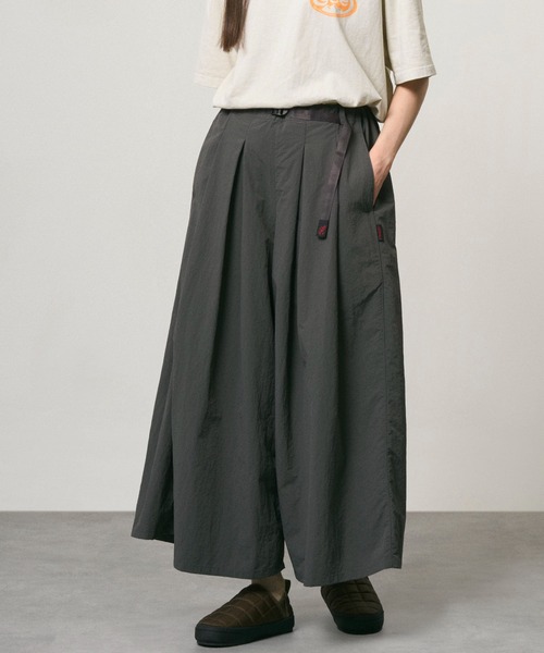 Gramicci(グラミチ)の「【GRAMICCI/グラミチ】NYLON FLARE PANT ナイロンフレアパンツ(その他パンツ・レディース・ダークネイビー/オリーブ/ブラック/Olive/クリーム/ネイビー系/ライトブラウン/ネイビー系5/ベージュ系その他5/ネイビー系1/オリーブ系/ストーン/グレー系その他2・S/L/M/XL/XXL)」の3枚目の写真