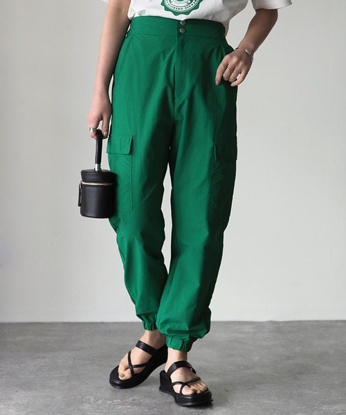 Riberry（リベリー）の「裾絞りナイロンカーゴパンツ（カーゴパンツ・レディース・ブラック/モカ/グリーン/アイボリー・MEDIUM）」の22枚目の写真