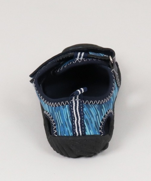 BENETTON (UNITED COLORS OF BENETTON)（ベネトンユナイテッドカラーズオブベネトン）の「【BENETTON:ベネトン】キッズマリンシューズ　アクアシューズ（サンダル・キッズ・ブラック/ピンク/ブルー・23/24/22/20/18/19/21）」の7枚目の写真