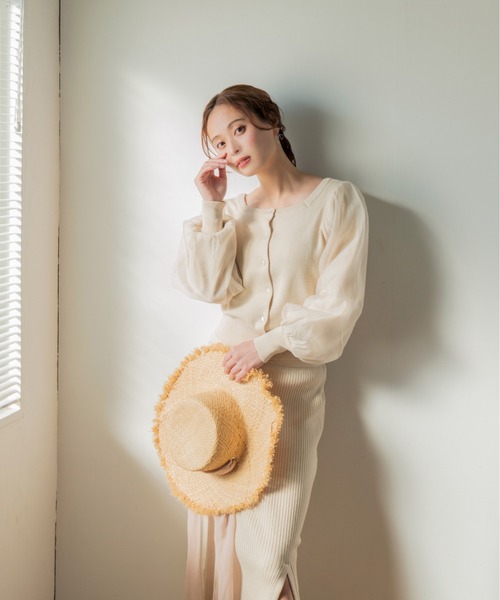 Brownie(ブラウニー)の「Brownie 前後2WAY 袖チュール スクエアネックカーディガン(カーディガン/ボレロ・レディース・ベージュ/パープル/アイボリー/ダークグレー・FREE)」の2枚目の写真