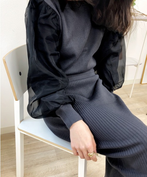 Brownie(ブラウニー)の「Brownie 前後2WAY 袖チュール スクエアネックカーディガン(カーディガン/ボレロ・レディース・ベージュ/パープル/アイボリー/ダークグレー・FREE)」の1枚目の写真