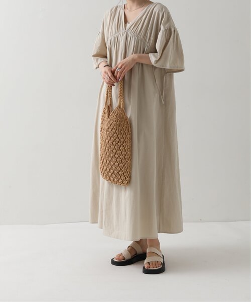 RAY CASSIN（レイカズン）の「スリーブリボンギャザーワンピース（ワンピース・レディース・オフホワイト/パープル/ベージュ・FREE）」の5枚目の写真