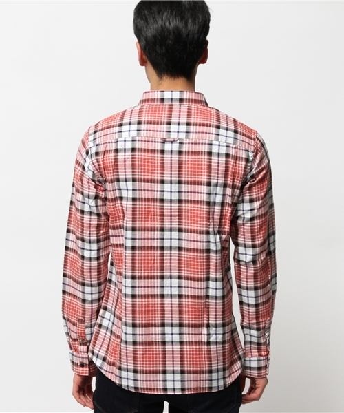 R.NEWBOLD（アールニューボールド）の「COTON PLAID SHIRT/チェック柄シャツ/155600（シャツ/ブラウス・メンズ・レッド/ベージュ・MEDIUM/SMALL/LARGE/X-LARGE）」の14枚目の写真