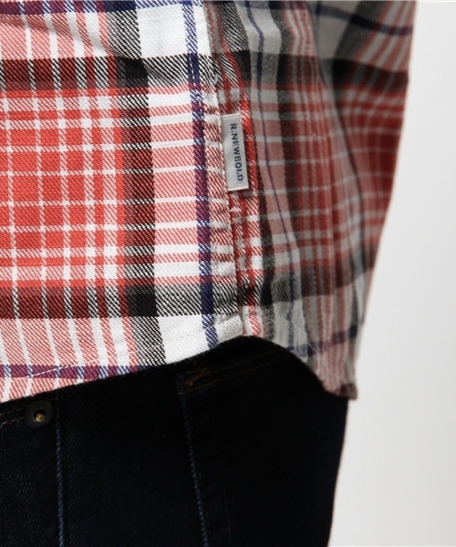 R.NEWBOLD（アールニューボールド）の「COTON PLAID SHIRT/チェック柄シャツ/155600（シャツ/ブラウス・メンズ・レッド/ベージュ・MEDIUM/SMALL/LARGE/X-LARGE）」の8枚目の写真